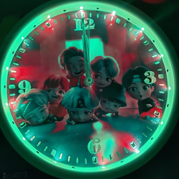 BTS group clock - Picture 4 of 6